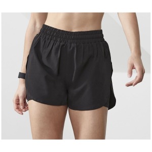 Women's sports shorts with lining