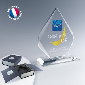 Pointed trophy on base