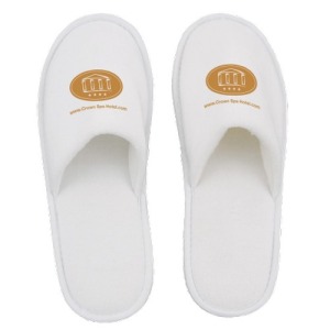 Closed slippers