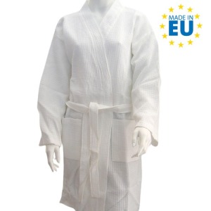 Kimono-style bathrobe made from waffle fabric, featuring a belt and two pockets. Made in Portugal. Fully customizable.
