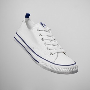 Classic canvas trainers with white rubber sole decorated with coloured lines