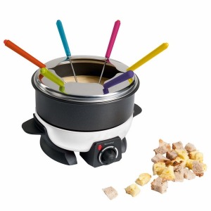 Electric fondue pot with a metal fondue pot