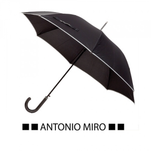 Royal umbrella