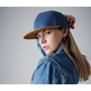 Snapback suede-look visor
