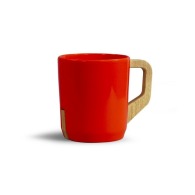 Mug with coloured wooden handle