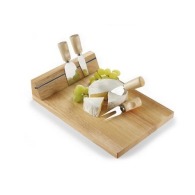 Cheese tray delivered with 4 knives