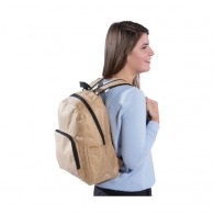Isothermal backpack made of laminated paper