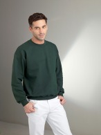 Gildan white straight-sleeved sweatshirt