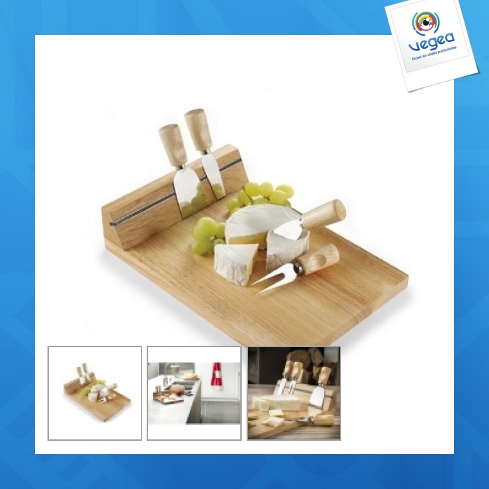 Cheese tray delivered with 4 knives