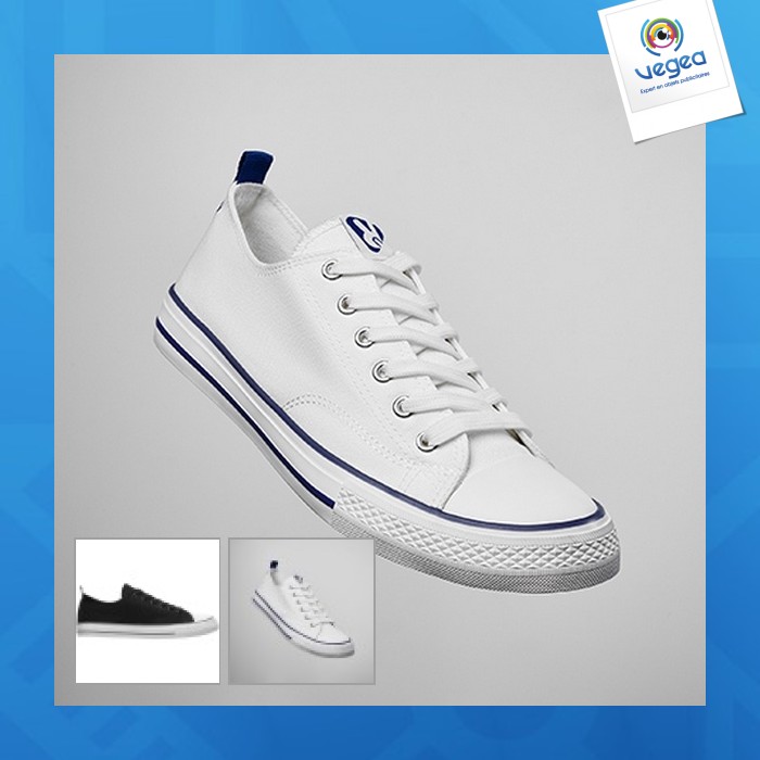 Classic canvas trainers with white rubber sole decorated with coloured lines