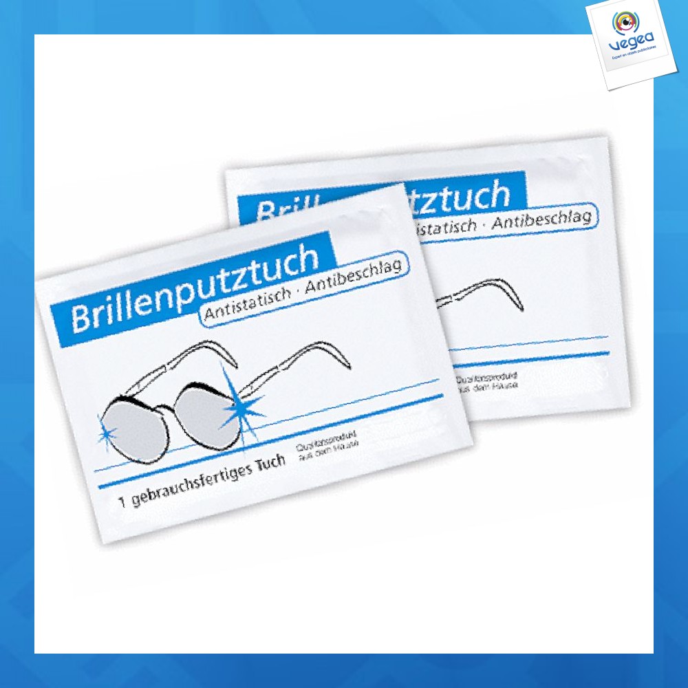 Eyeglass cleaning wipe