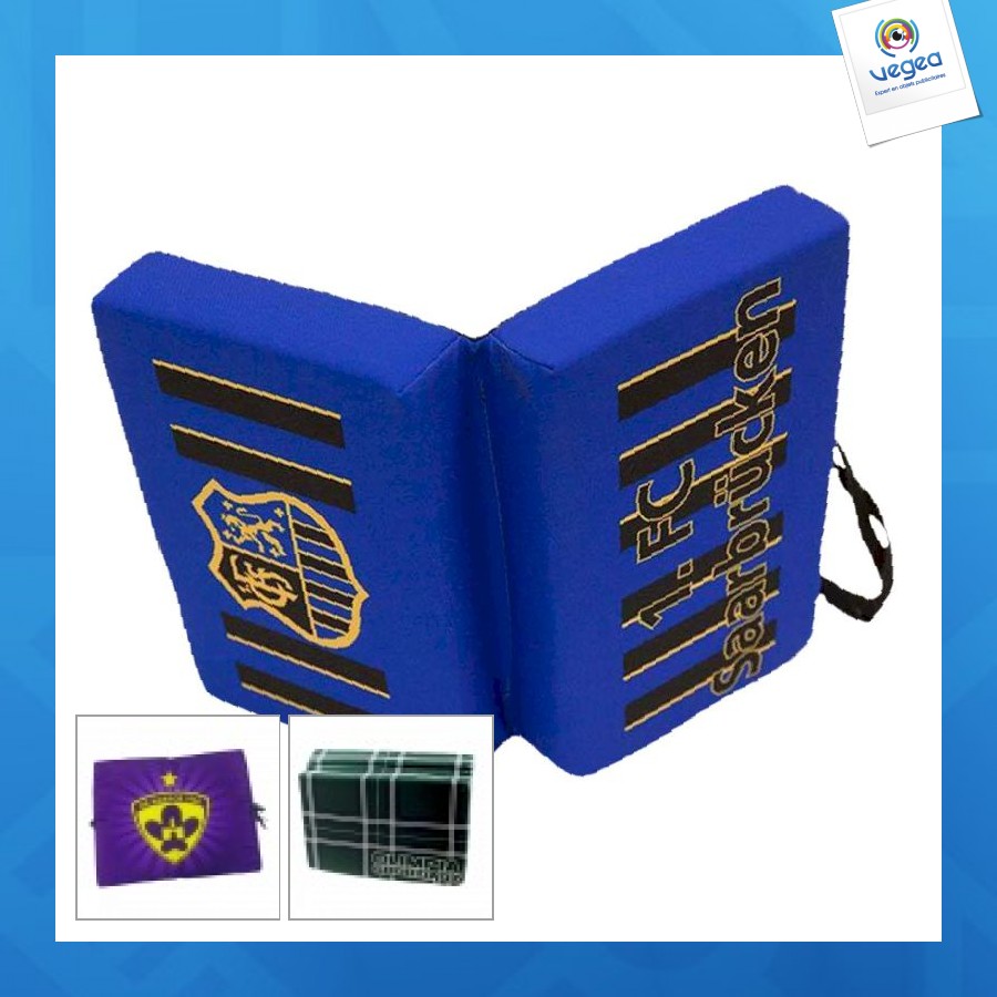 Foldable stadium cushion 