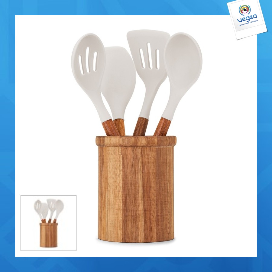 Set of 4 kitchen utensils with pot