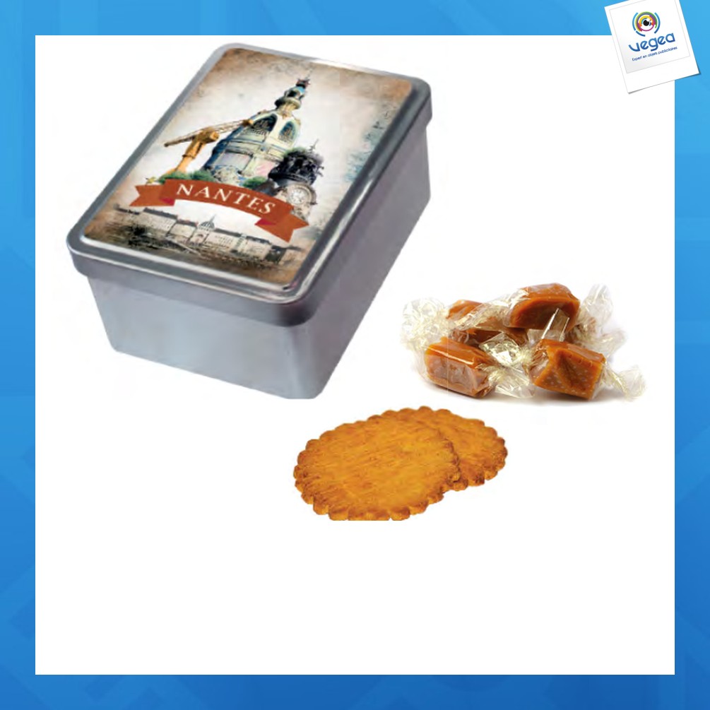 Sucrette cake with salted butter caramels or large shortbread