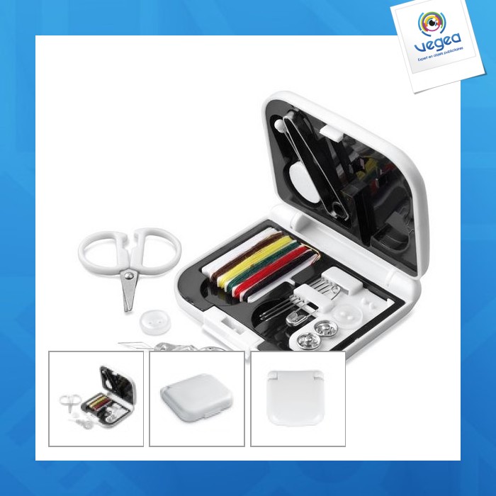 Travel sewing set 