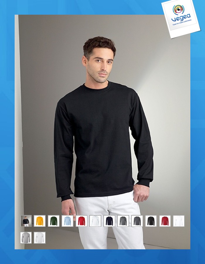 Ultra gildan white long-sleeved t-shirt 