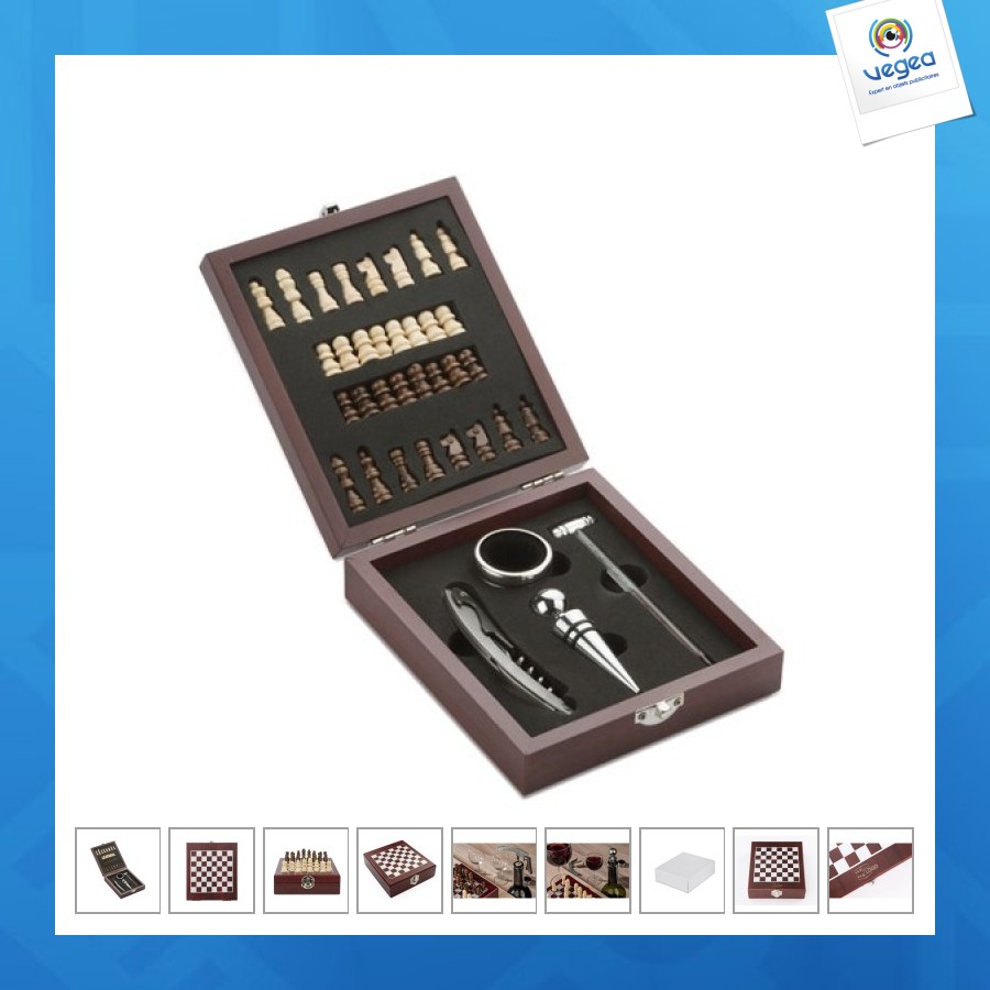 Wine set with chess game 